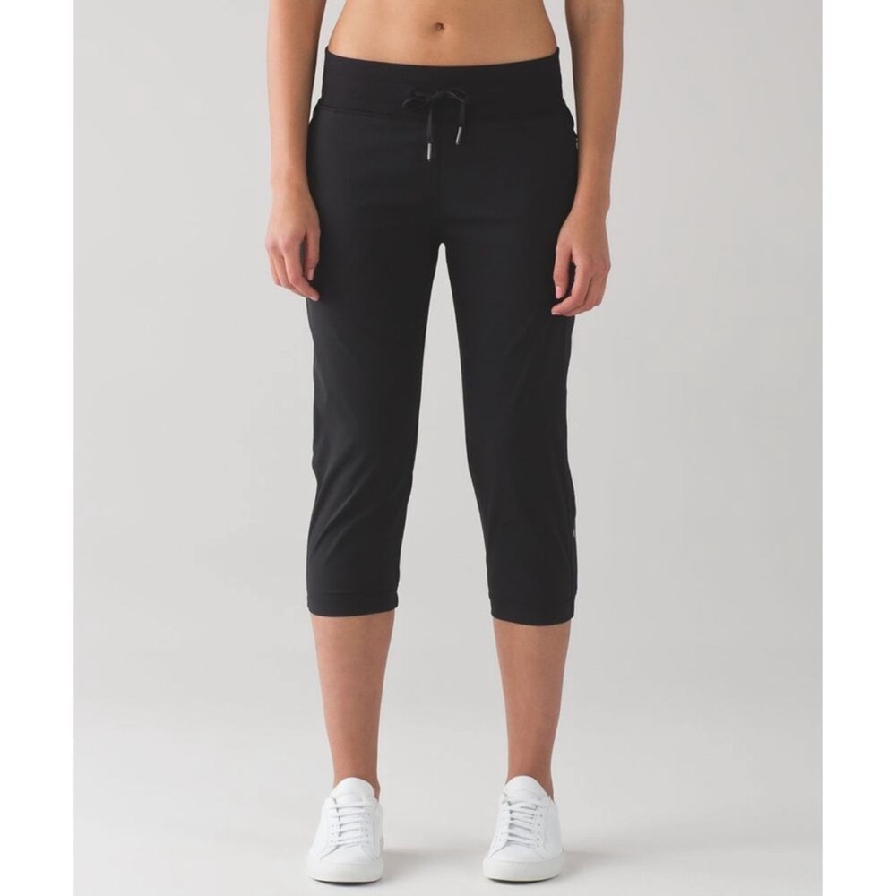 Lululemon Dance Studio Crop II size 4